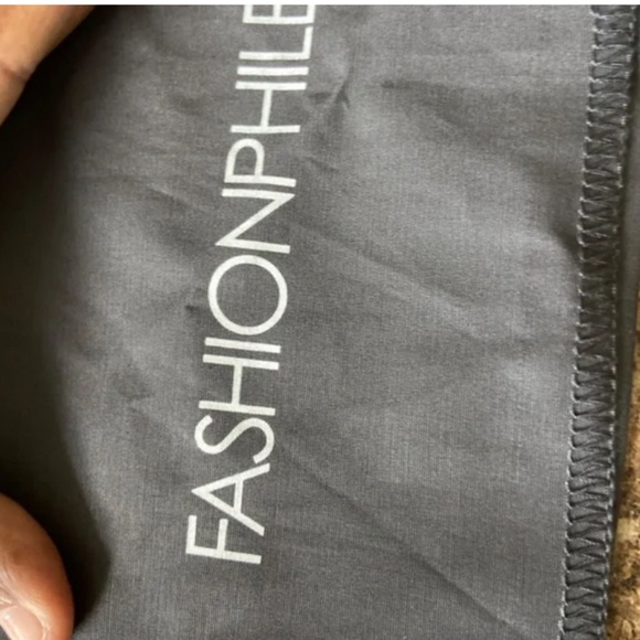 Gucci Marmont Bucket Bag - Picture 6 of 9